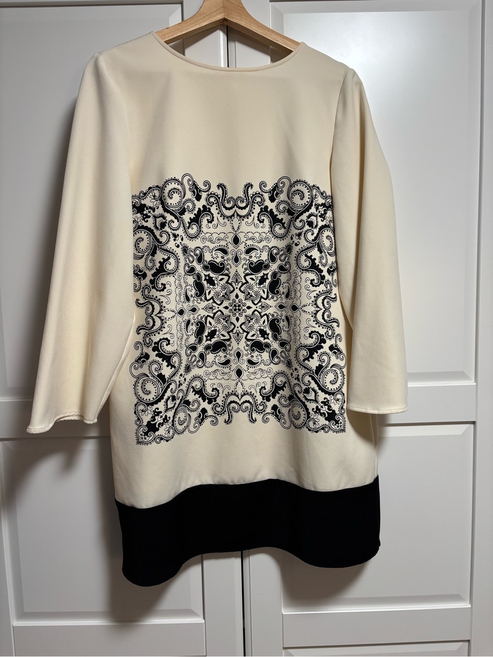 Zara Ecru & Black Paisley Print Shift Dress – Size M